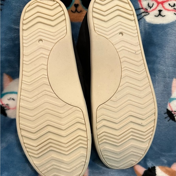 Torrid Riley Ruched Black Sneakers - Picture 4 of 5